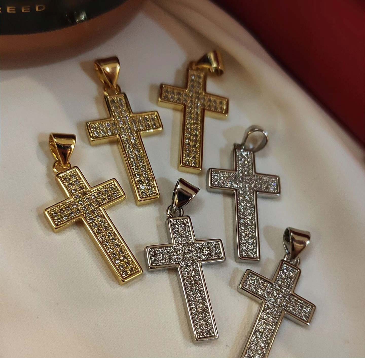 Screenshot_۲۰۲۳۰۹۱۸_۰۲۰۳۱۴_Instagram آویز سواروسکی مدل صلیب - Image 1