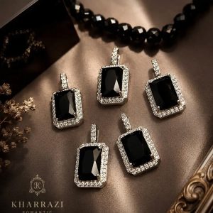 آویز استیل نگین مشکی